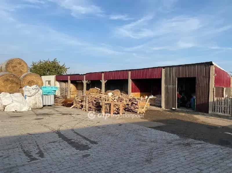 Kiskunlacházán 10311 m2-es gazdasági-ipari terület eladó