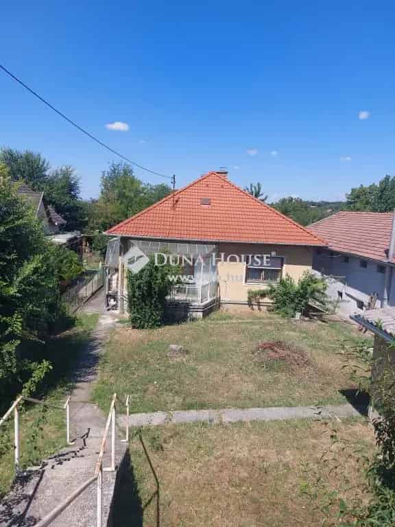 Pécel 3 szobás családi ház 855 nm-es telken garázzsal
