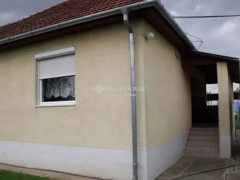 Családi ház eladó Gyálon - 3 szoba, 85 nm, 599 nm telek