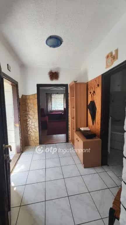 Devecseri felújított családi ház eladó