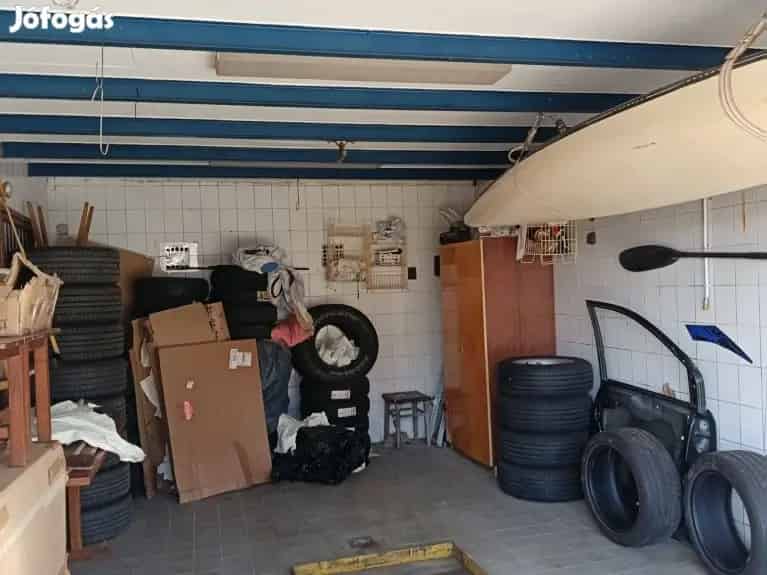 Garázs eladó Pakson a Dorogi úton