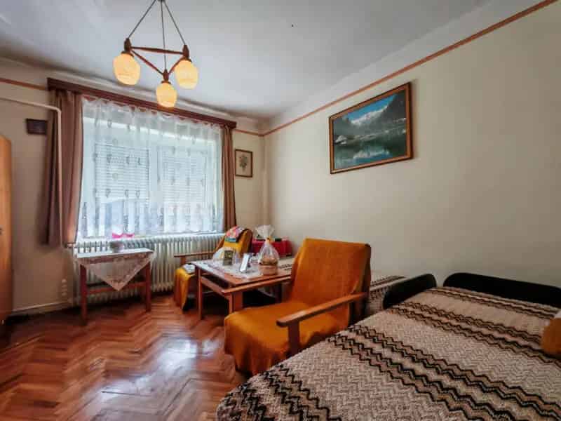 Családi ház eladó Kisbéren - Tágas otthon saját kerttel