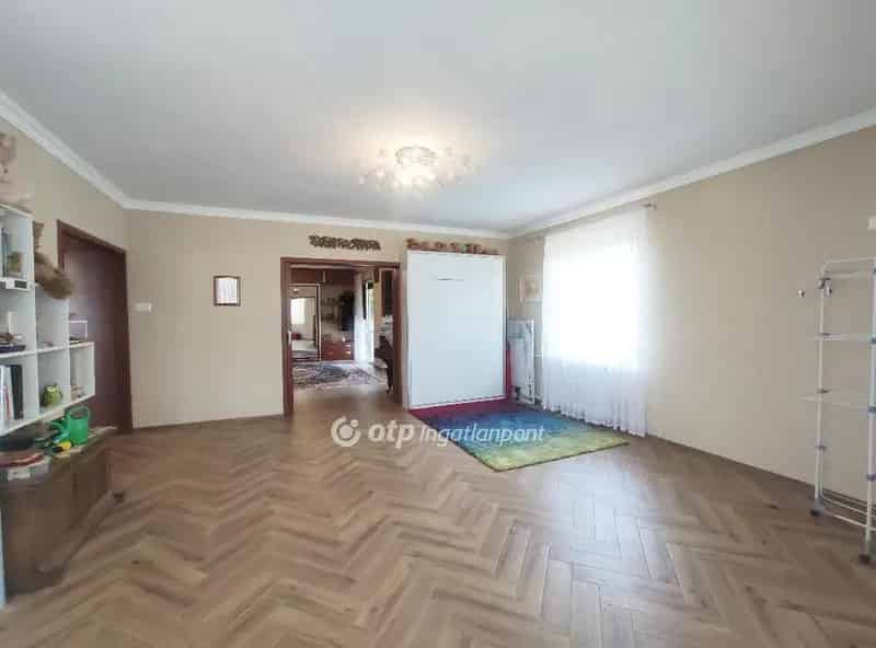 Putnok 380m2-es családi ház eladó - 8+2 félszoba - 2 generáció