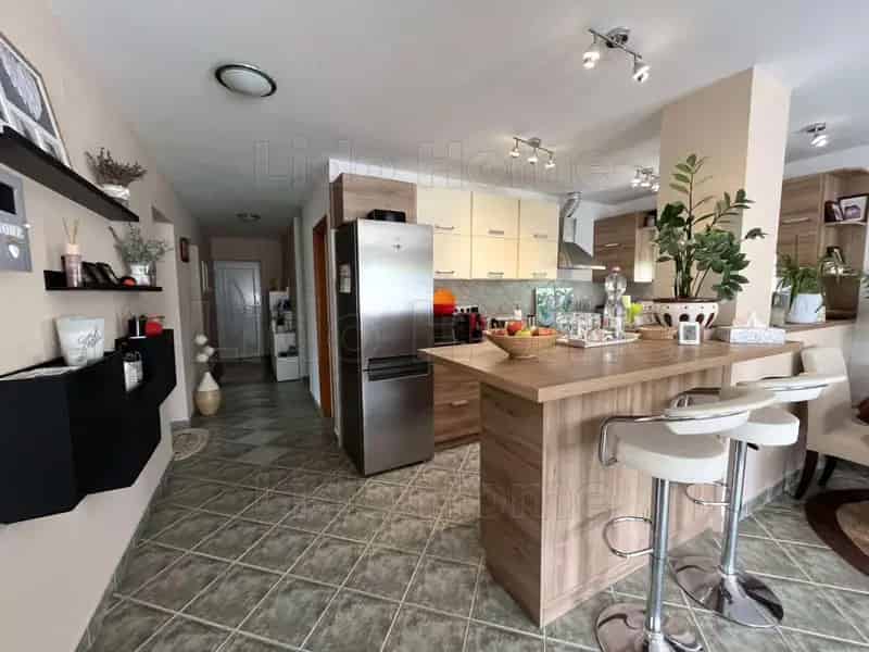 Ház Kiadó , Fonyódi járás, Dunántúl