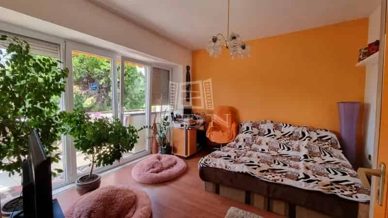 Maroshegy 3 szintes családi ház eladó garázzsal és melléképülettel