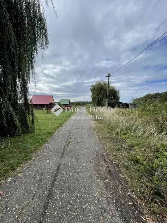 Abádszalóki 561 m2-es Üdülőövezeti Telek Eladó