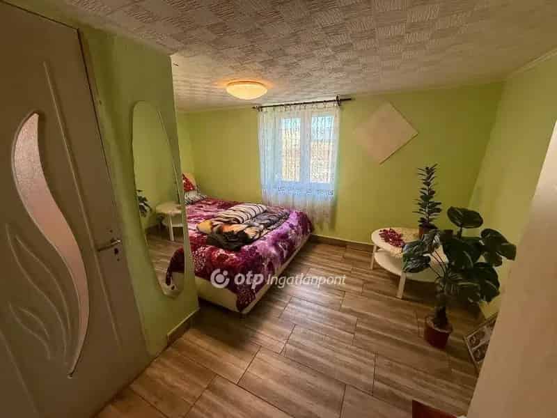 Debrecen 56 nm-es családi ház eladó Méhész-kertben