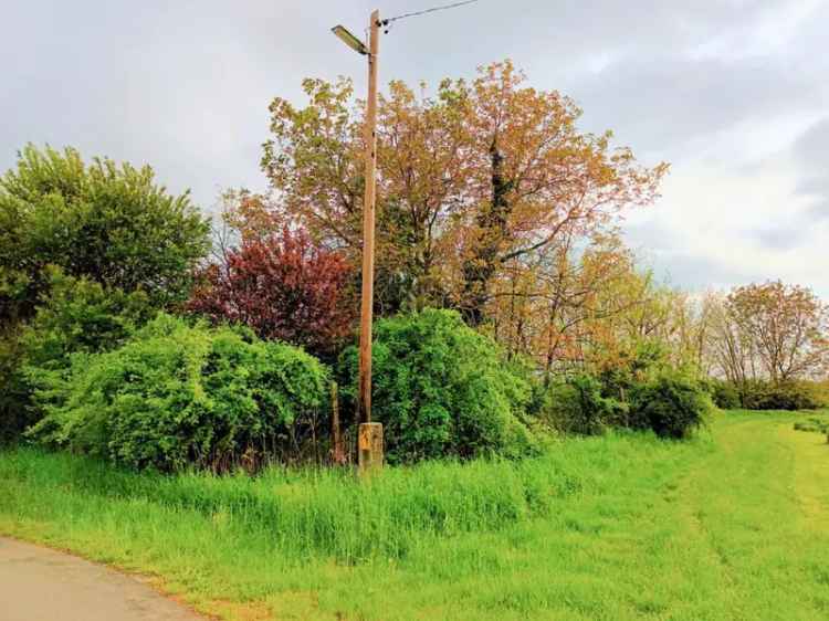 Szalapa 221 nm-es telek eladó - hobbi kertnek, gazdálkodásra