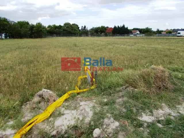 Tököl építési telek eladó 816 m²