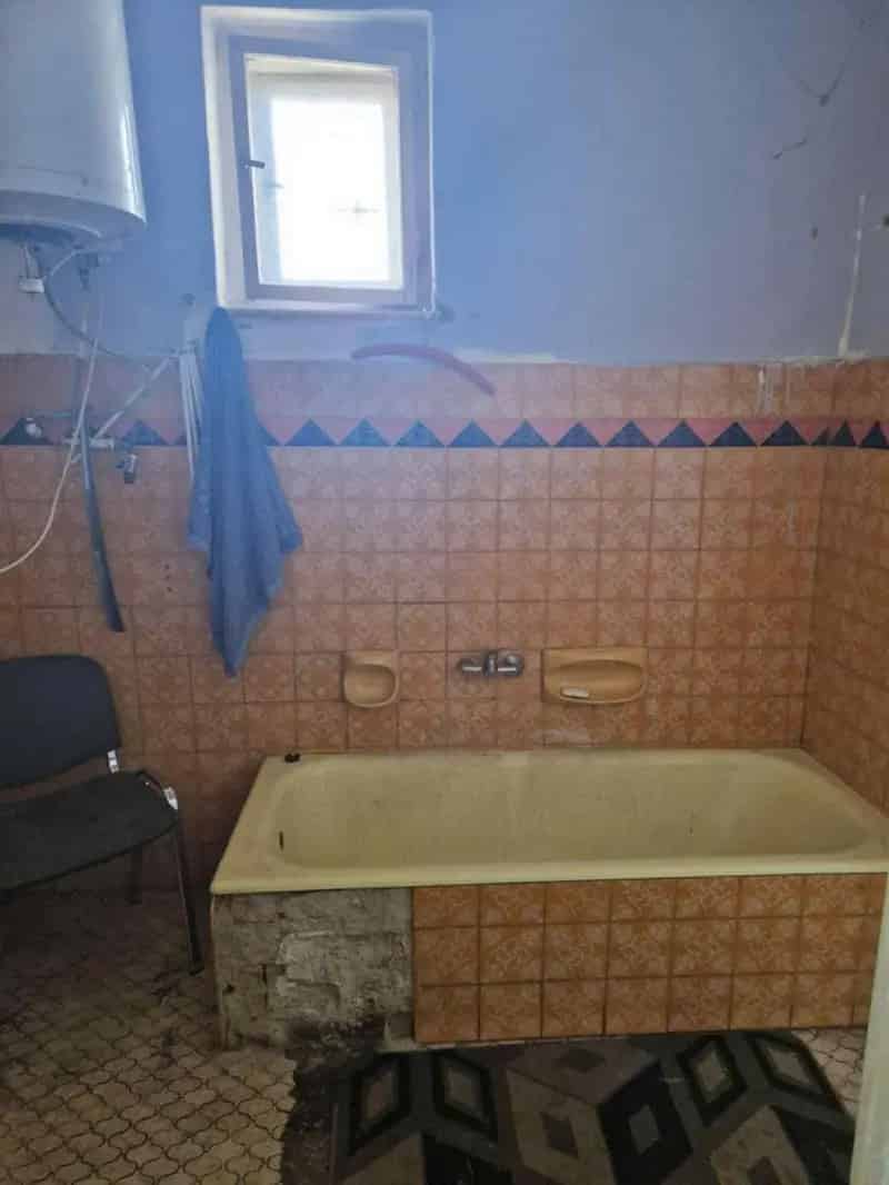 Felujítandó családi ház 6 szobával és 900m2-es telekkel