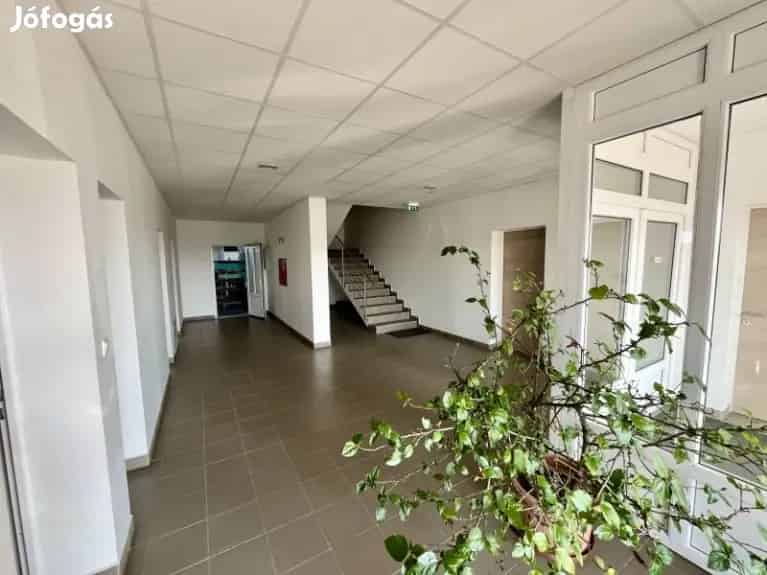Ipari ingatlan eladó Bonyhádon 1769m2 9106m2 telekkel
