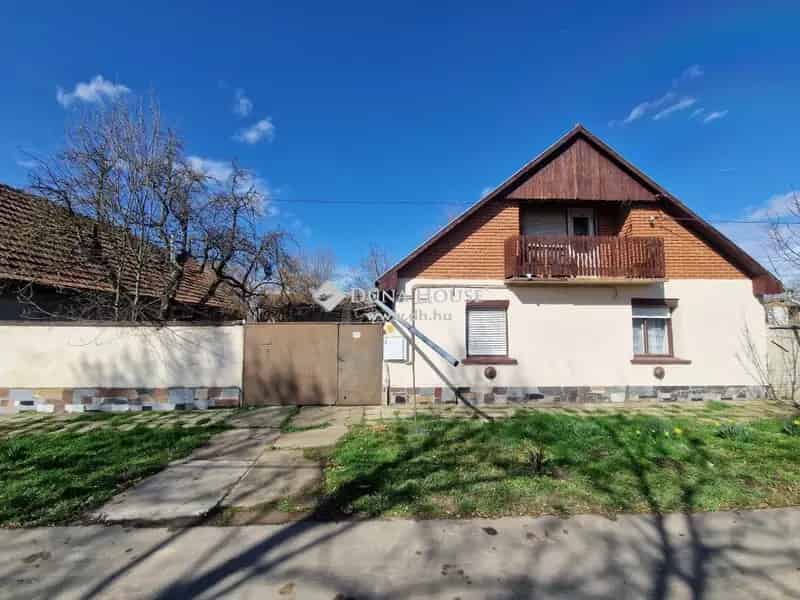 Felsőszentiván családi ház eladó 107nm 958nm telekkel garázzsal
