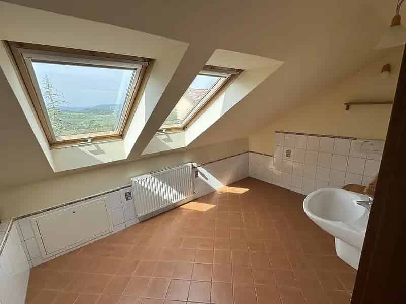 Ürömön eladó kivételes családi ház 175nm + garázs + teraszok