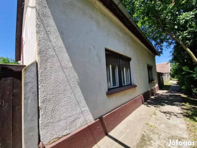 Csanádpalotai családi ház eladó - 100 nm - 2 szoba - garázs
