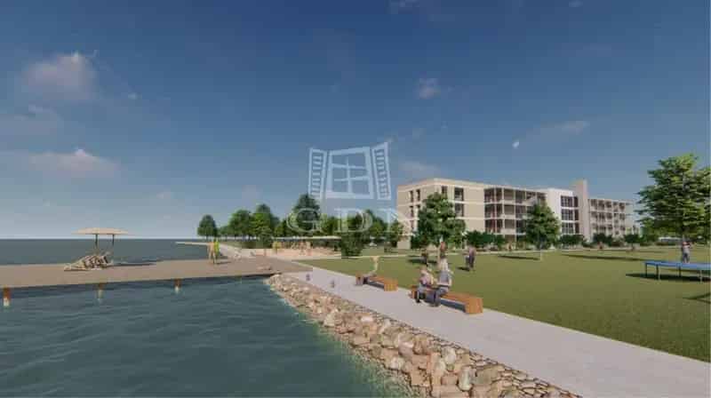 Balaton Parti Apartman Elado Terasszal Parkoloval