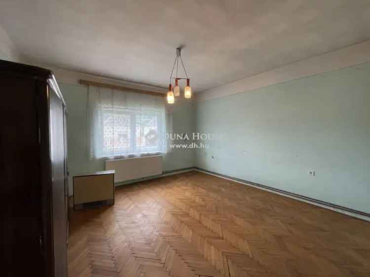 Családi ház eladó Neszmélyen 81 5 nm 3 szoba