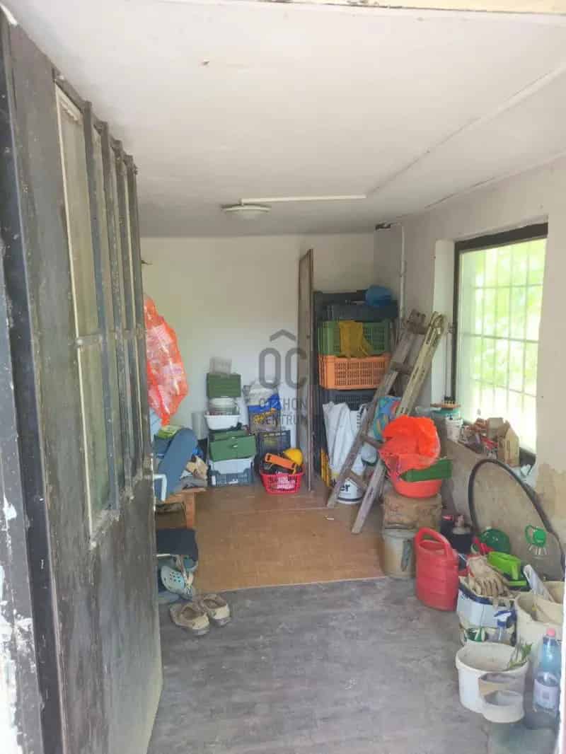 2746 nm-es hegyi birtok Pethőhenyén gyümölcsfákkal és borospincével