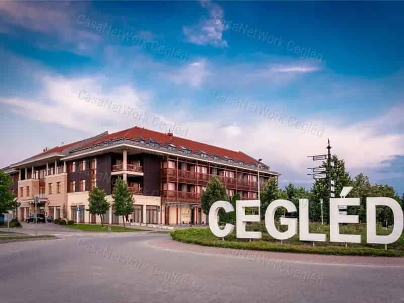 Cegléd közeli 756 m2-es építési telek eladó