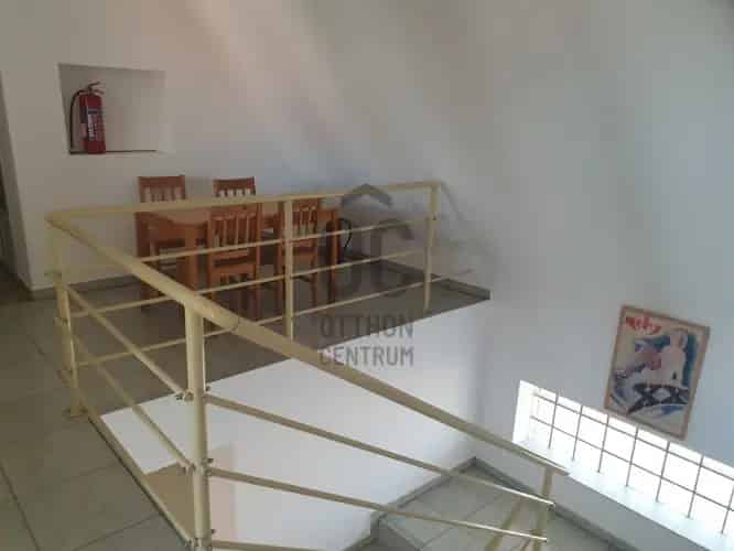 Budaörsi eladó kereskedelmi ingatlan UZ017735