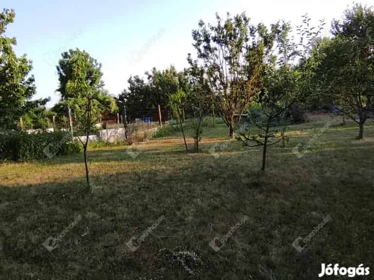 Veszprém Csatárhegy zártkerti telek eladó 1200 m2 3 beépíthetőség