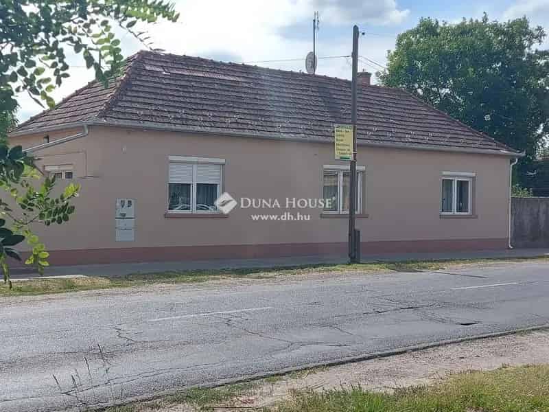 Izsák 123 nm-es felújított családi ház eladó CSOK-kal