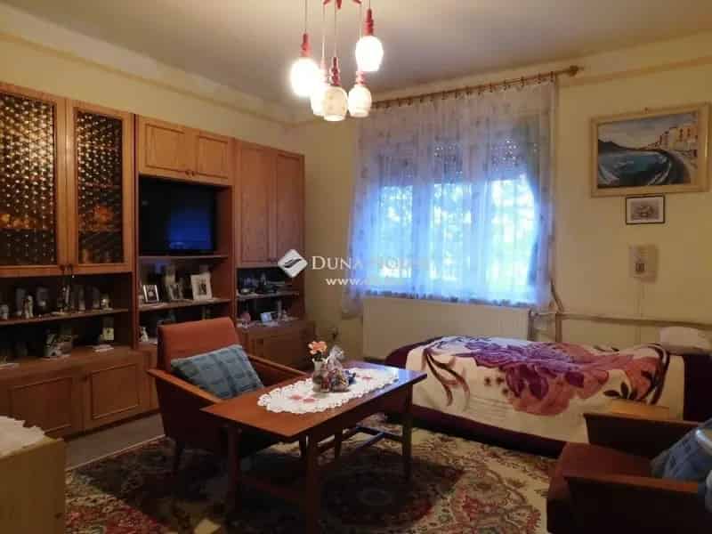 Kecskemét - 4 szobás családi ház eladó - nagy telek - 2 fürdőszoba