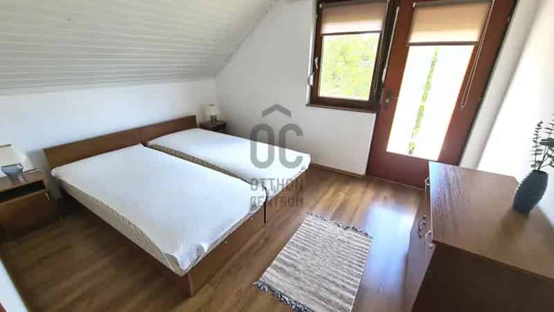 Borgátafürdői családi ház eladó - 2 lakrészes, bútorozott