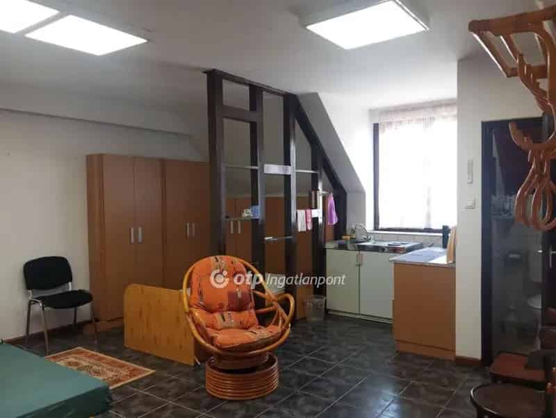 Tiszafüred 67 4 m2-es üzleti ingatlan és garzonlakás eladó