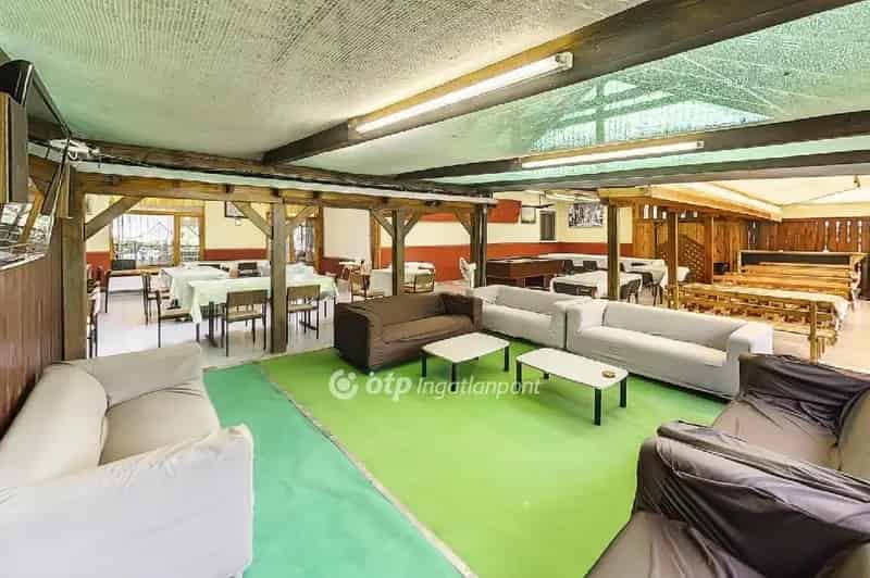 Dávodi Vendéglátóegység Eladó - 300m2, Napelem, Teljes Berendezés