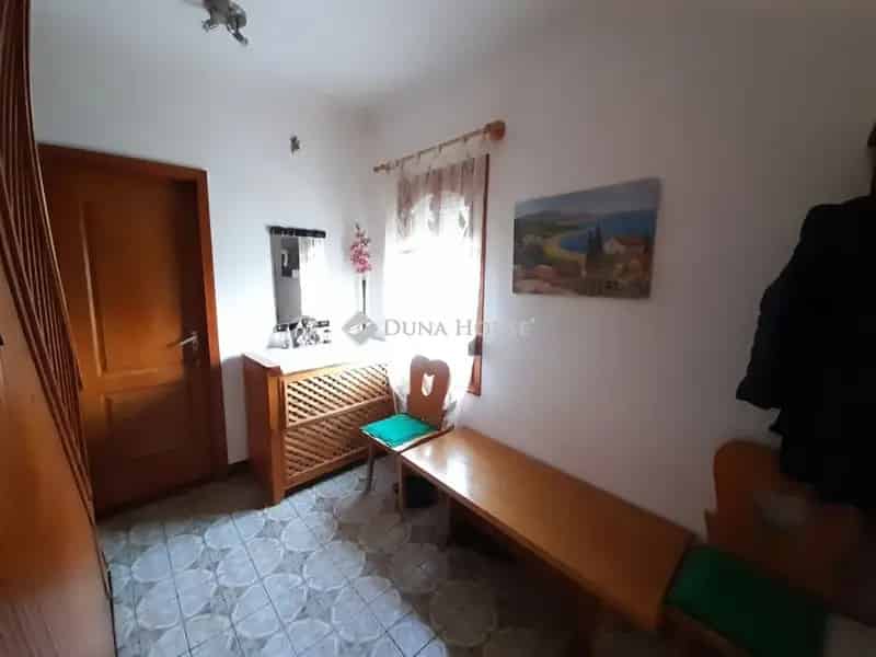 Gödöllő 4 szobás családi ház eladó 1080m2 telekkel