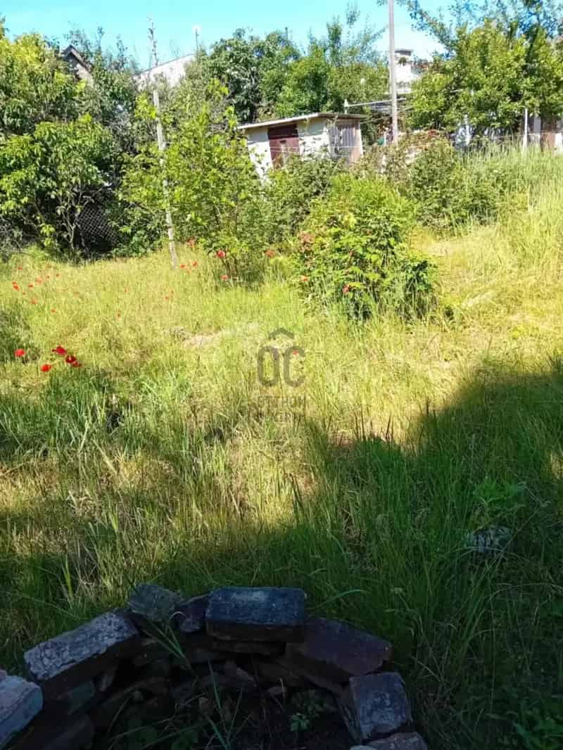 Rákoskert 567 nm-es telek felújítandó házzal eladó