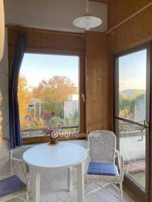 220m2-es Bauhaus Ikervilla Rózsadombon Panorámával