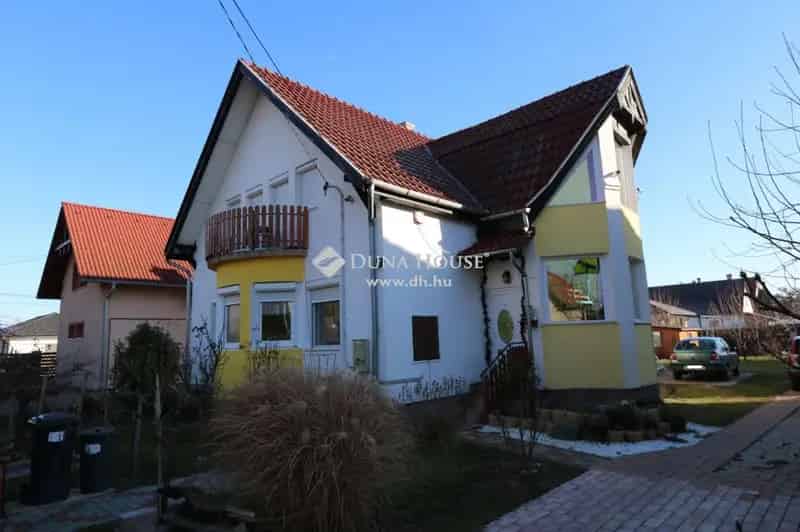 Családi ház Balaton közelében befektetőknek és nagycsaládosoknak