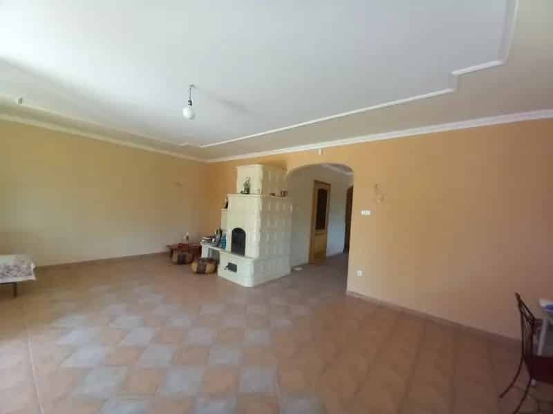 600 m2-es 3 szintes családi ház Rákosszentmihályon 1200 m2-es telken