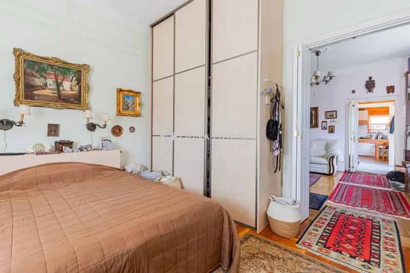 71 m2-es 2 szobás ház + 35 m2-es ház 356 m2-es telken