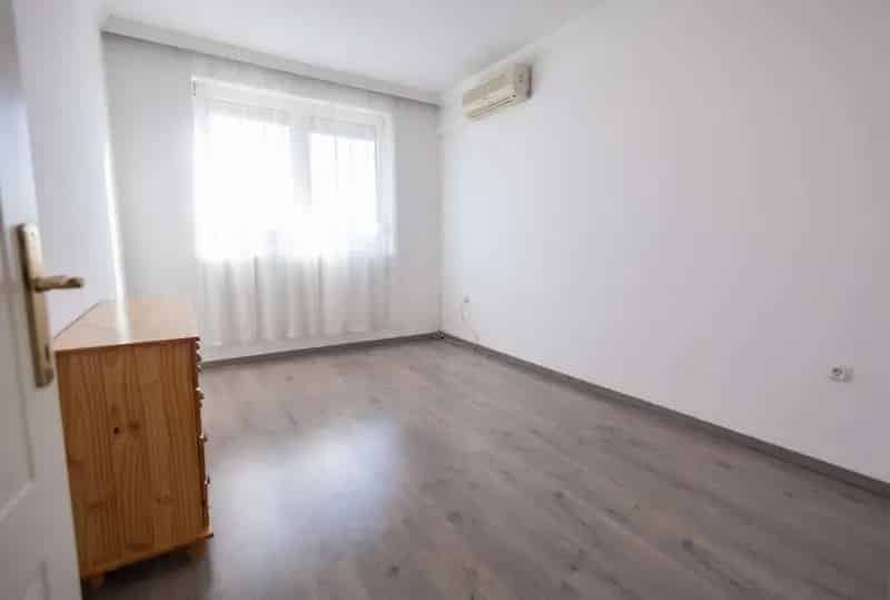 Debrecen 455 m2-es Sorház Eladó Befektetésnek Vállalkozásnak