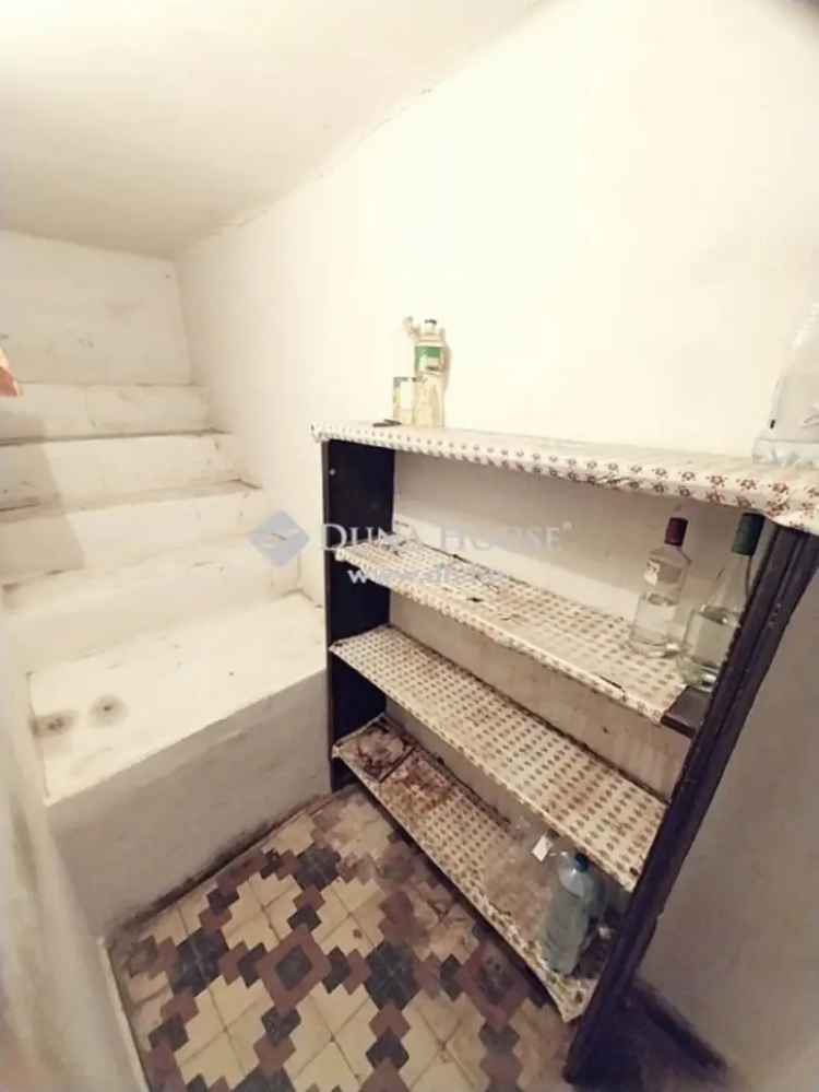 Szákszendeni családi ház eladó 2158 m2-es telken