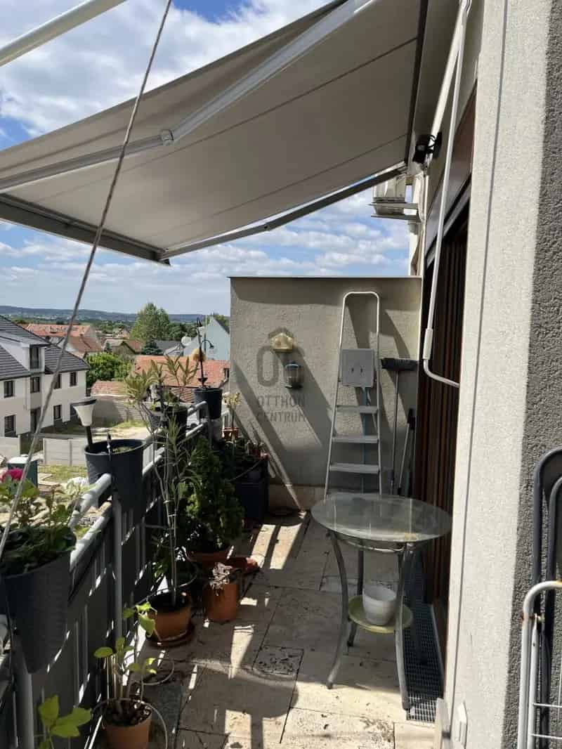 Budaörs 90 nm-es 2 szobás tetőtéri lakás eladó
