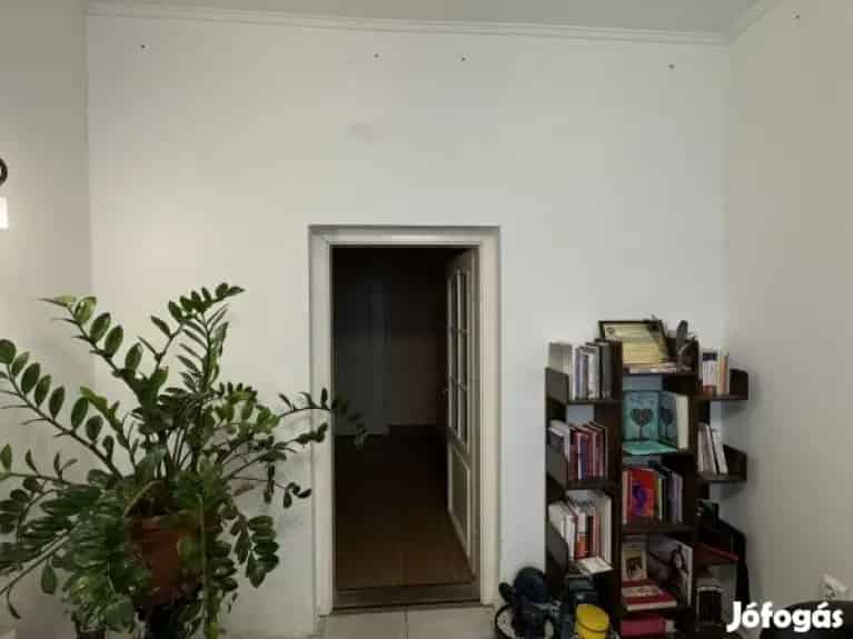 Eladó üzlethelység Boltív köz Pécs - 22 m²
