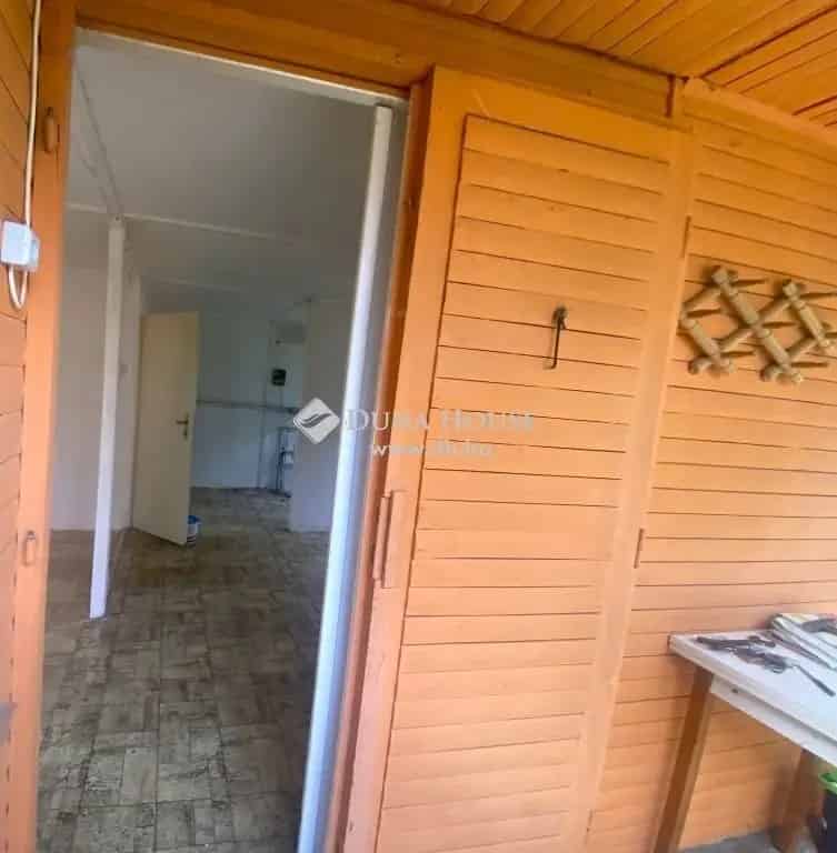 Tassi Duna parti nyaraló eladó felújítandó