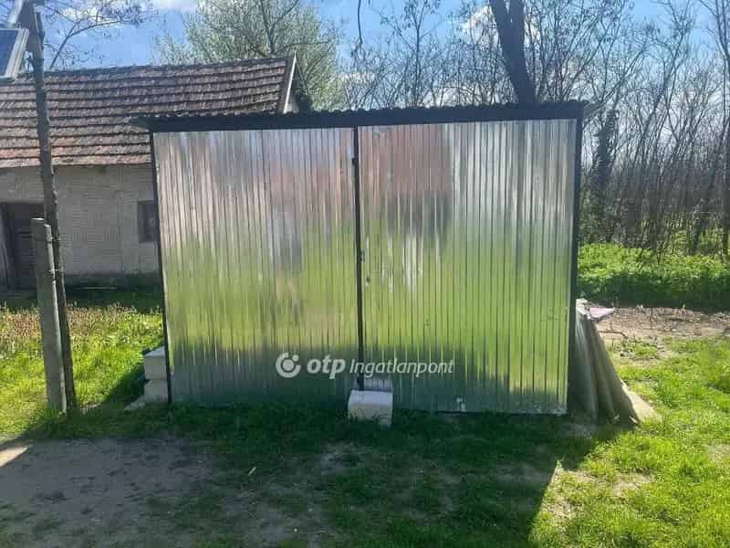 65 nm-es felujitando családi ház Tápiószőlősen