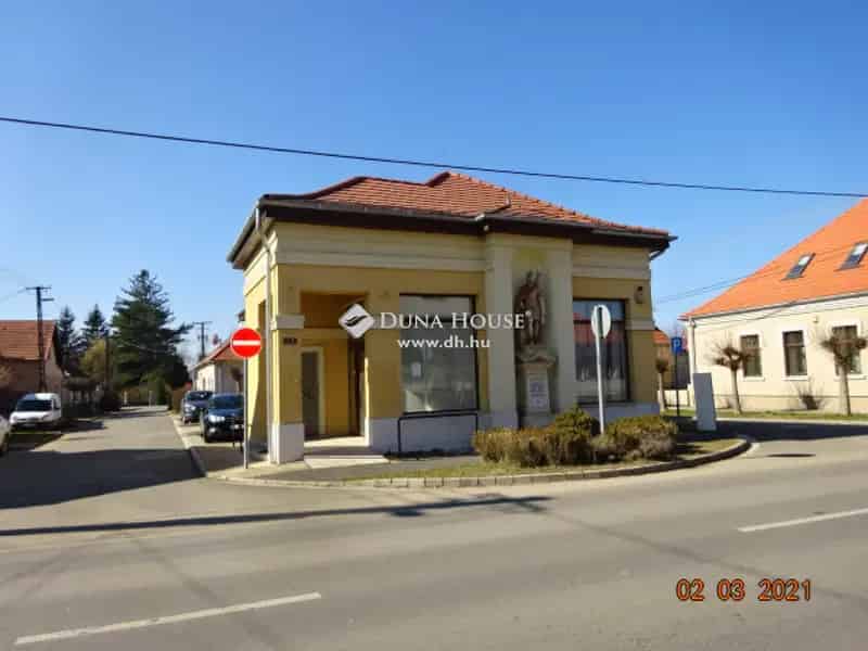 Gencsapáti üzlet iroda eladó felújított 119 m2