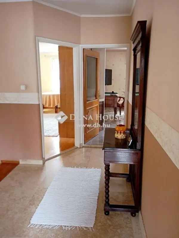 Bajóti családi ház eladó - 160 m² - 1482 m² telek - medence - garázs