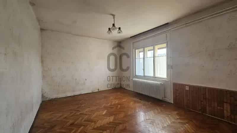 Szentendrei családi ház eladó 1408 m2 telekkel