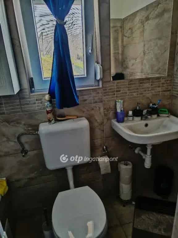 Pécs közeli 2 hálószobás családi ház eladó