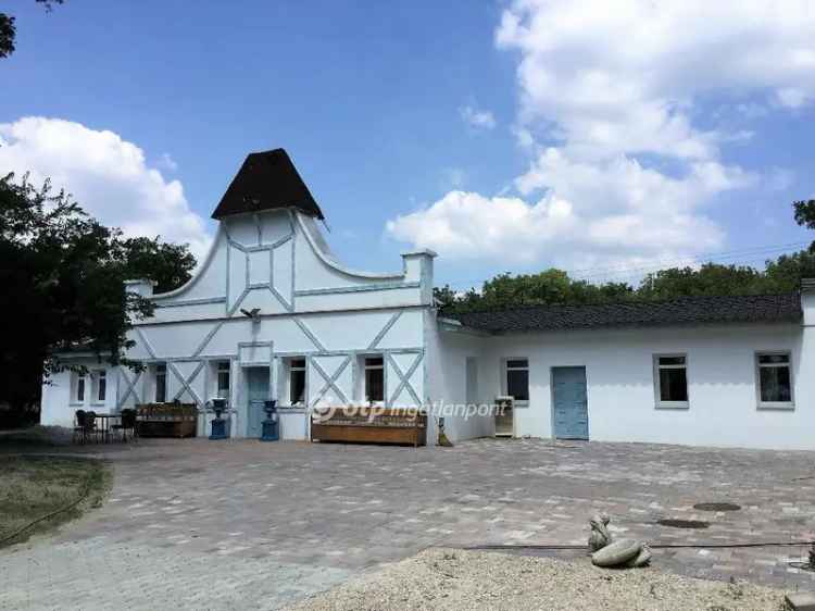 Luxus Erdei Kúria Tata mellett 15000m2 birtokon