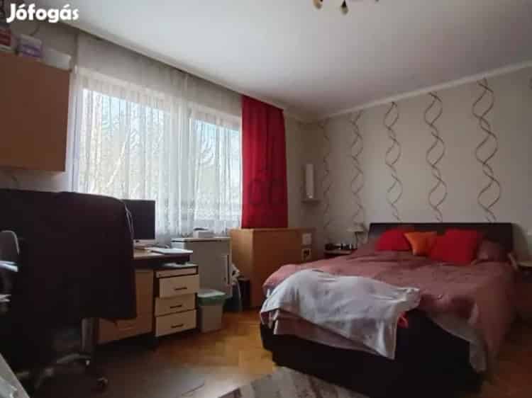 96 m2-es 4 hálószobás lakás Nagykanizsán - garázzsal