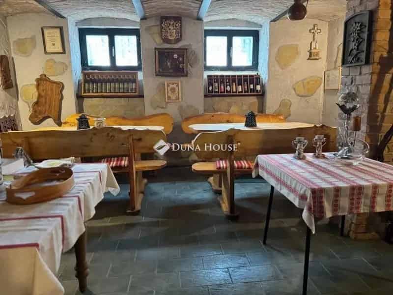 Elegáns 440nm-es Ingatlan Kaposváron Pálinkafőzővel és Borospincével