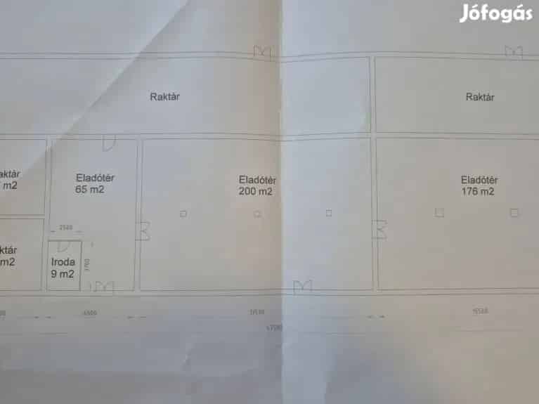 Kápolna nagy üzlethelyiség eladó M3-as közelében