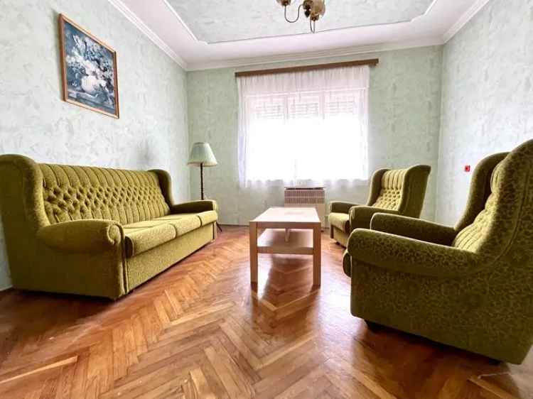 800m2-es telek 76m2-es házzal és 120m2 melléképülettel
